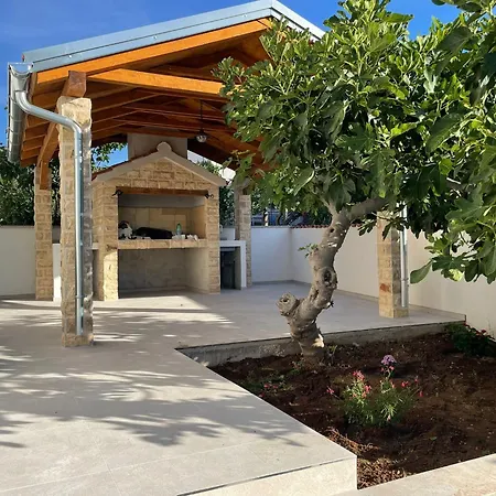 Your Private Summer House Apartment